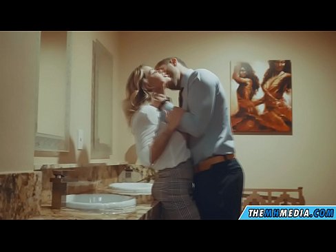 ❤️ Kung ang usa ka busty blonde naghaylo kanimo sa usa ka publiko nga kasilyas super sex sa amon ceb.pornoklinge.ru